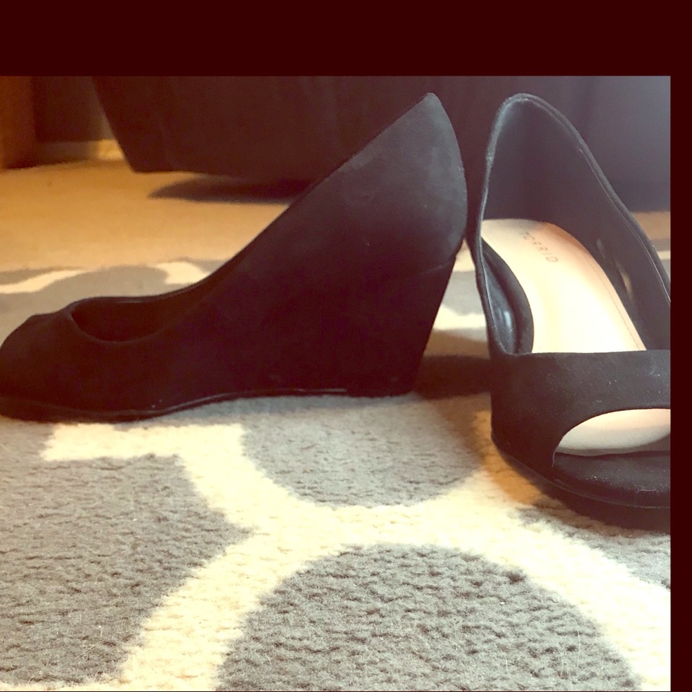 Peep toed wedge, Size 8W